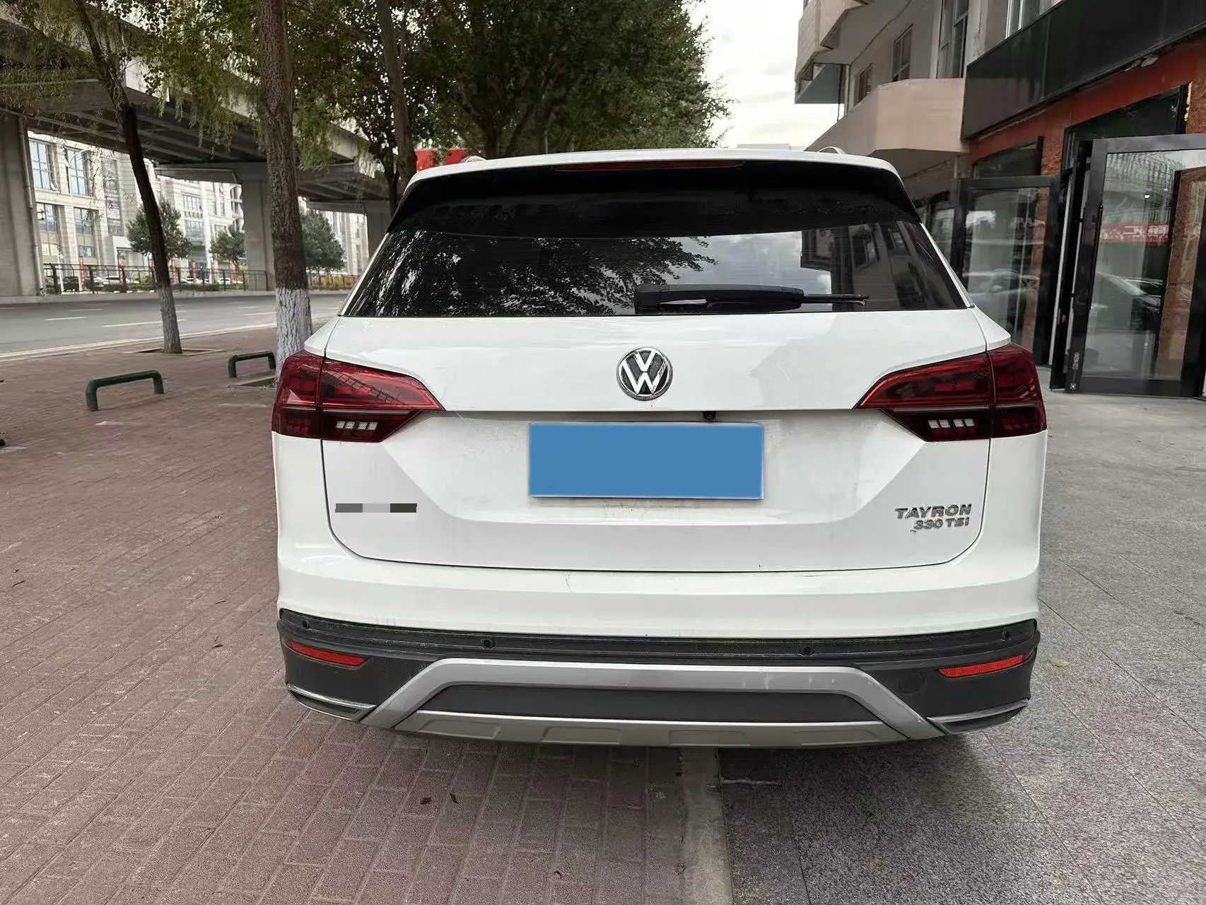 2019 VOLKSWAGEN TAYRON thumbnail 4