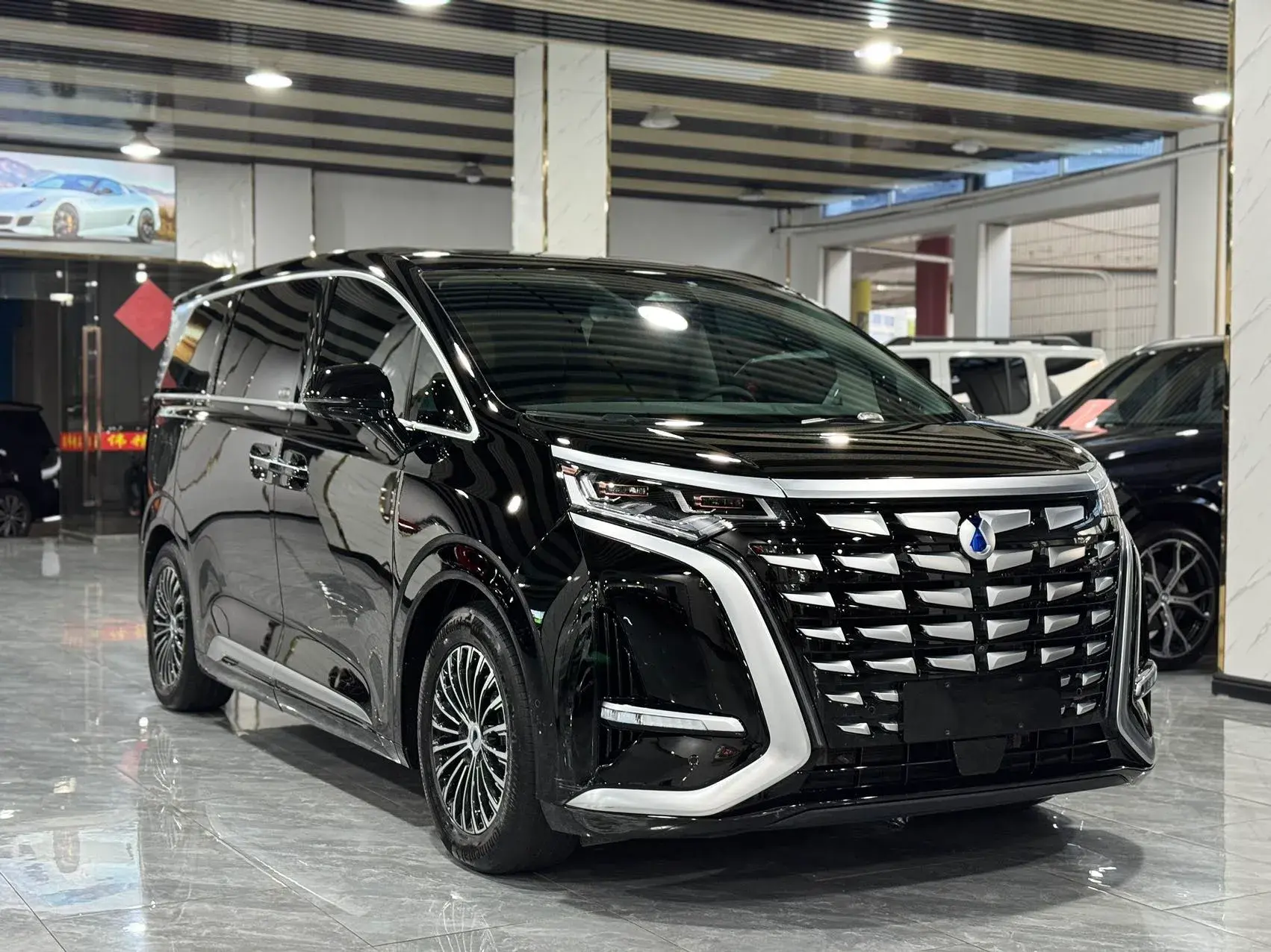 2022 DENZA D9 thumbnail 3