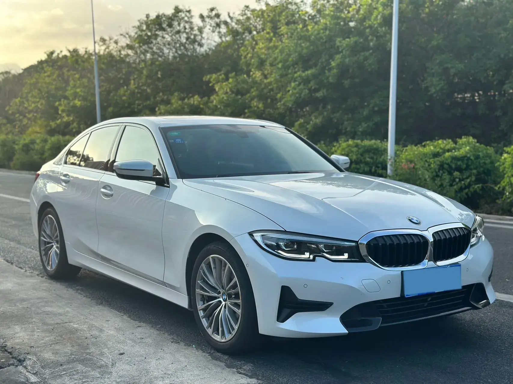 2021 BMW 3 thumbnail 2