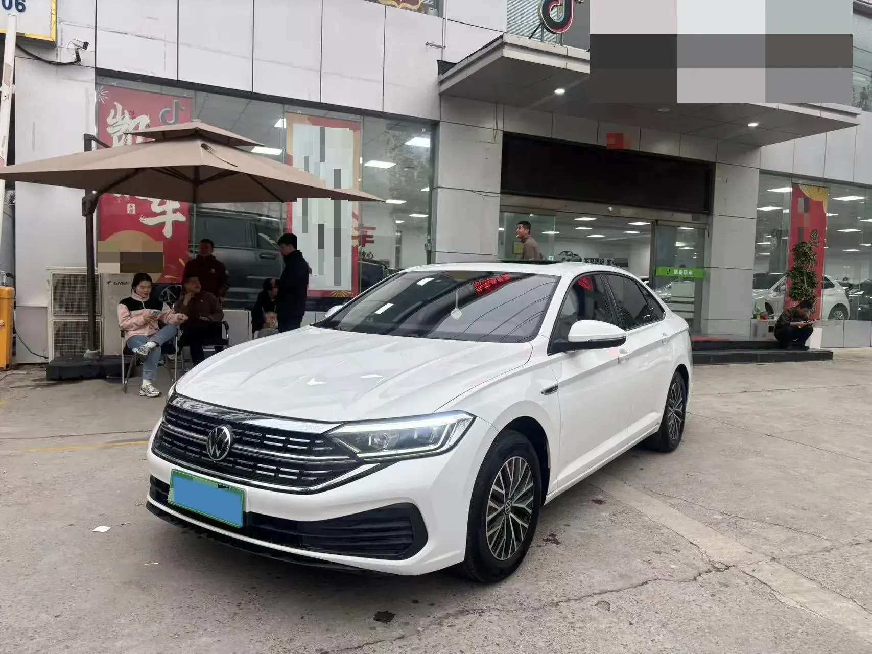 2024 VOLKSWAGEN SAGITAR view 1