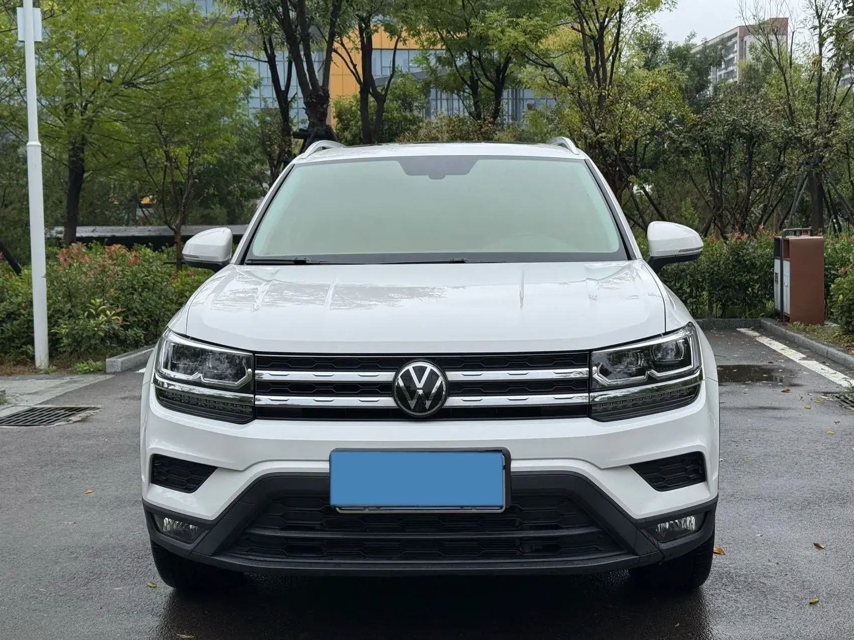 2022 VOLKSWAGEN THARU thumbnail 2