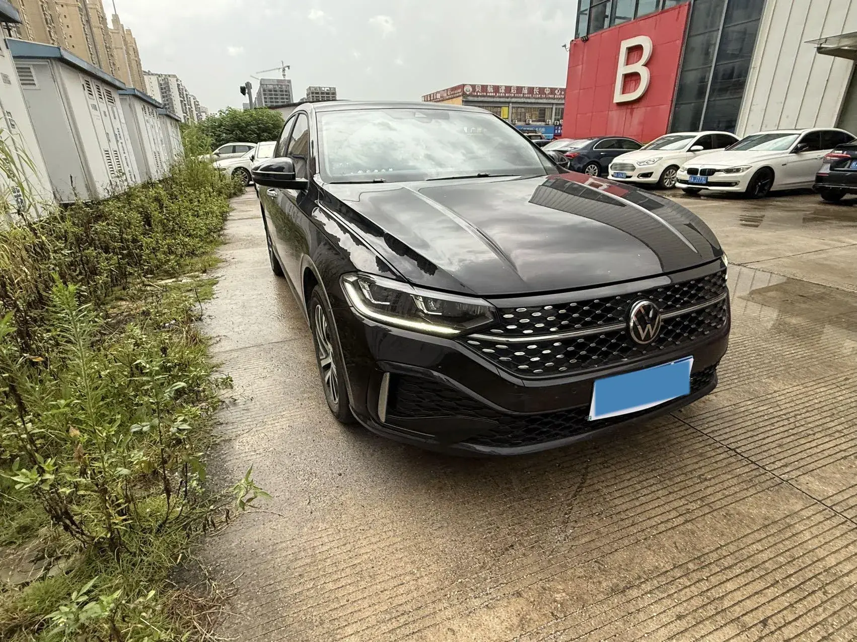 2024 VOLKSWAGEN LAVIDA thumbnail 2