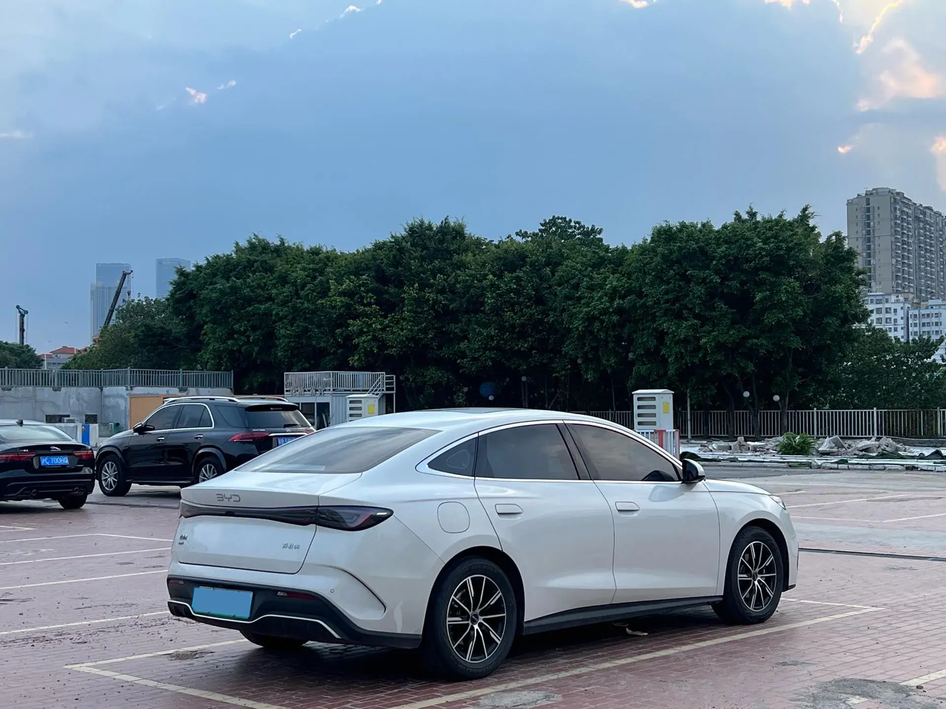 2024 BYD SEAL thumbnail 2