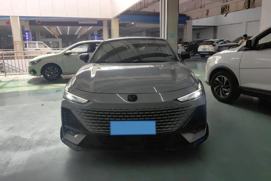 2023 CHANGAN UNI-V thumbnail 3