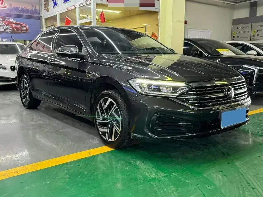 2024 VOLKSWAGEN SAGITAR thumbnail 3