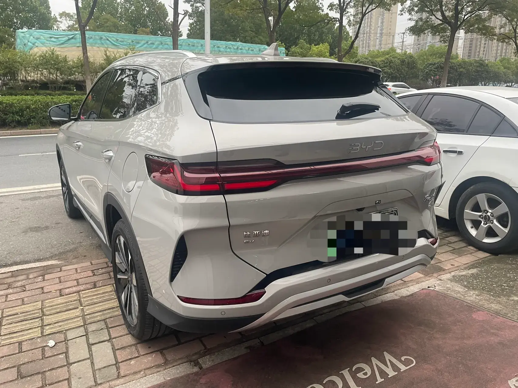 2024 BYD SONG thumbnail 4