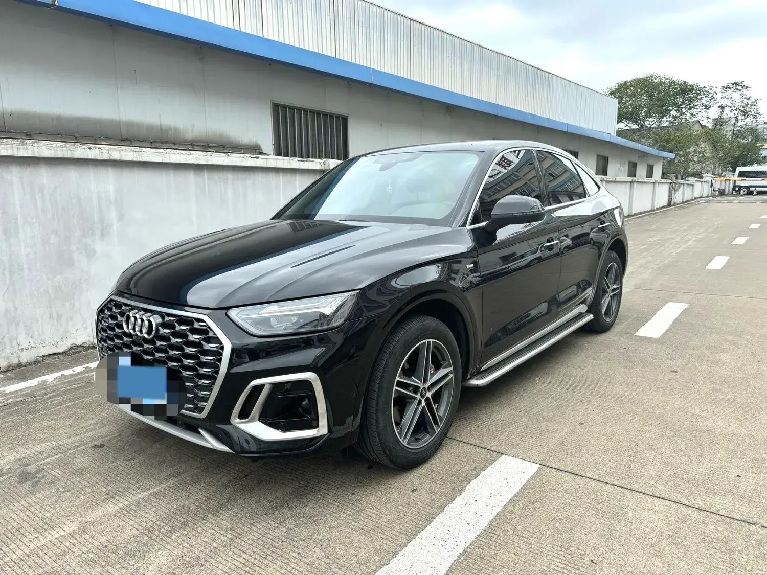 2021 AUDI Q5L view 1