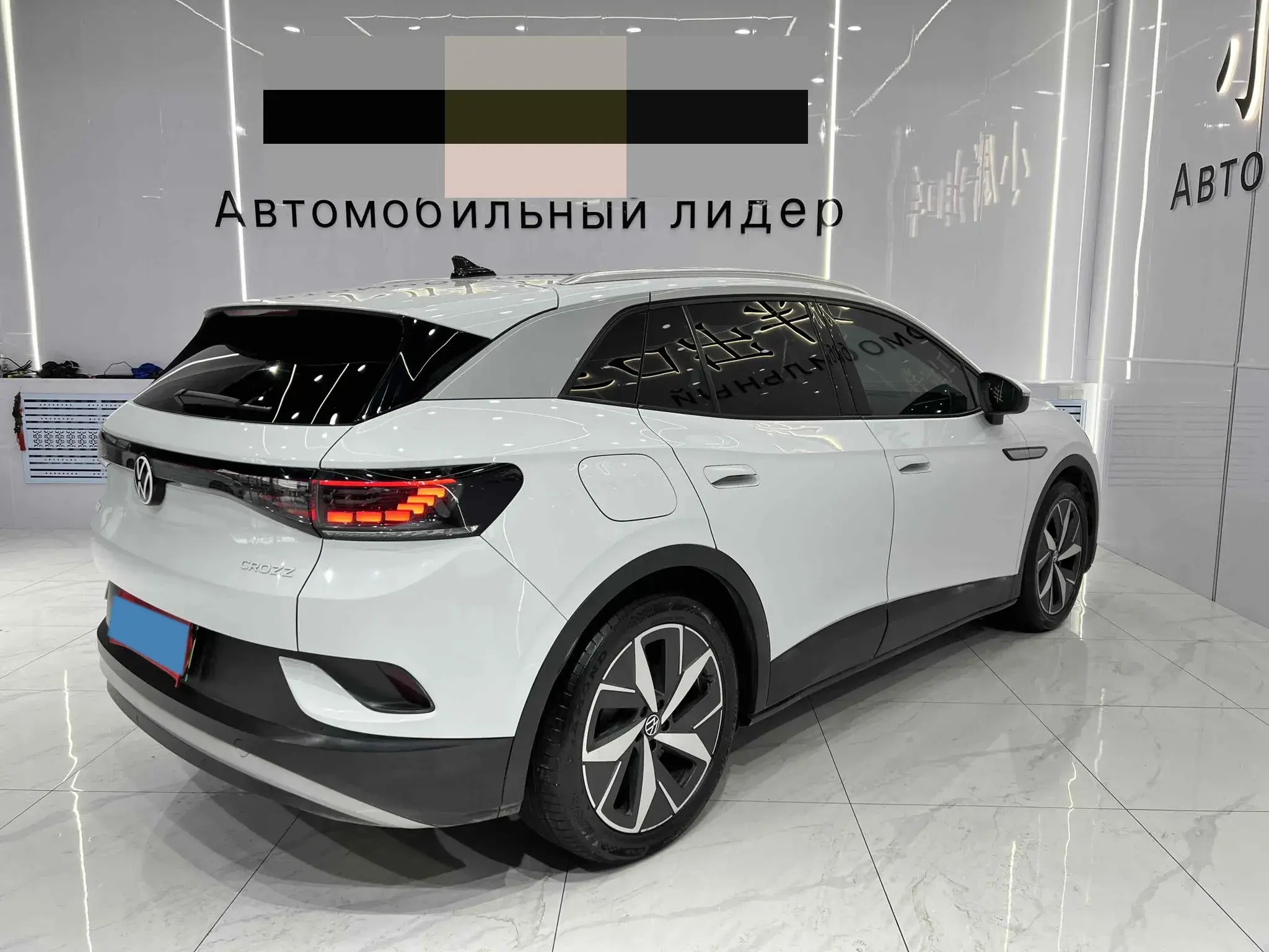 2021 VOLKSWAGEN ID.4 thumbnail 4