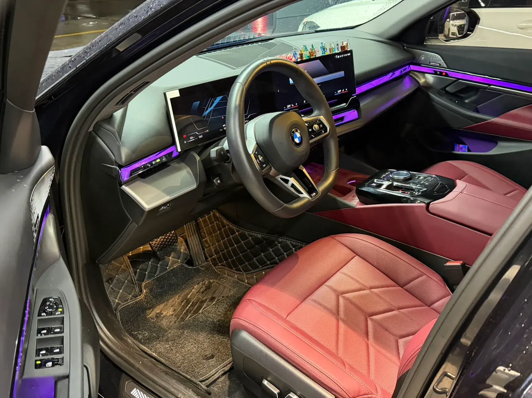 2024 BMW 5 thumbnail 2