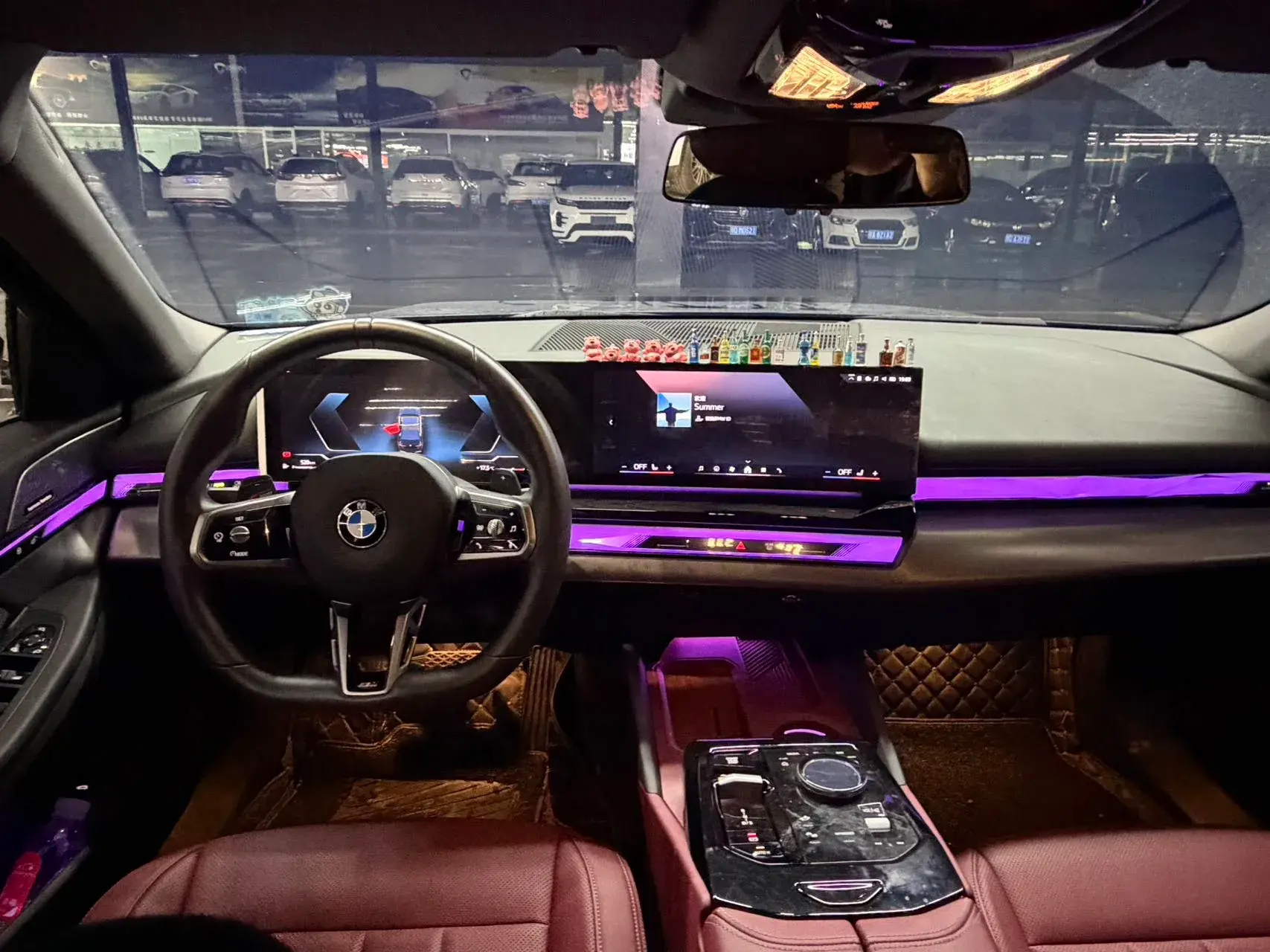 2024 BMW 5 thumbnail 4