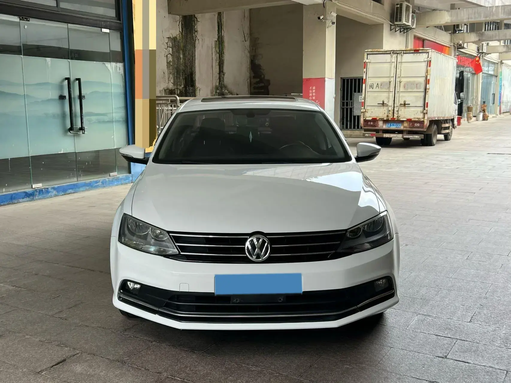 2018 VOLKSWAGEN SAGITAR thumbnail 2