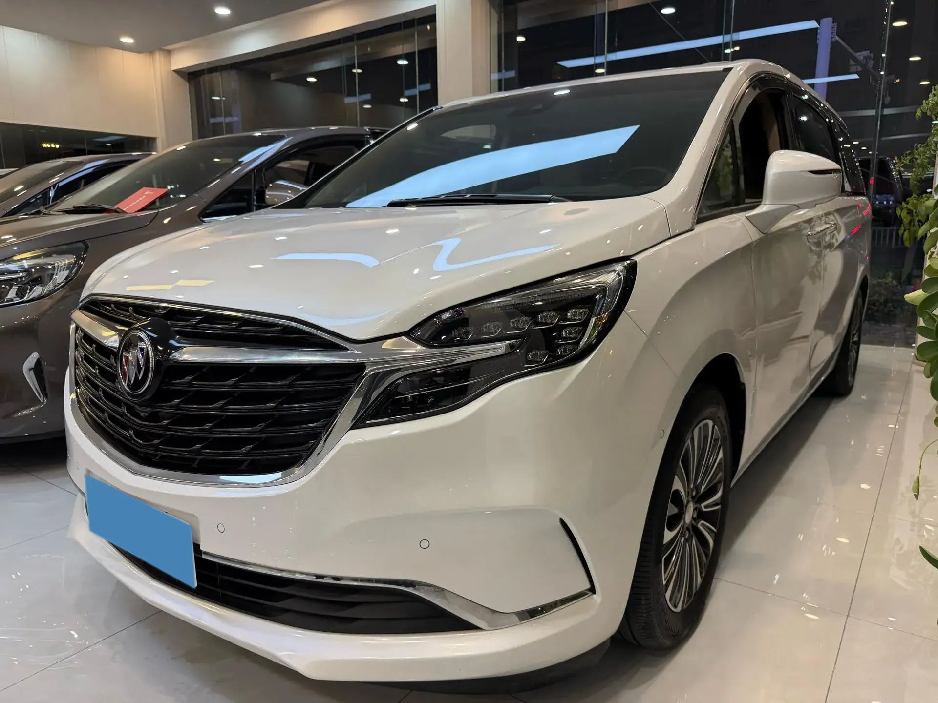 2021 BUICK GL8 view 1