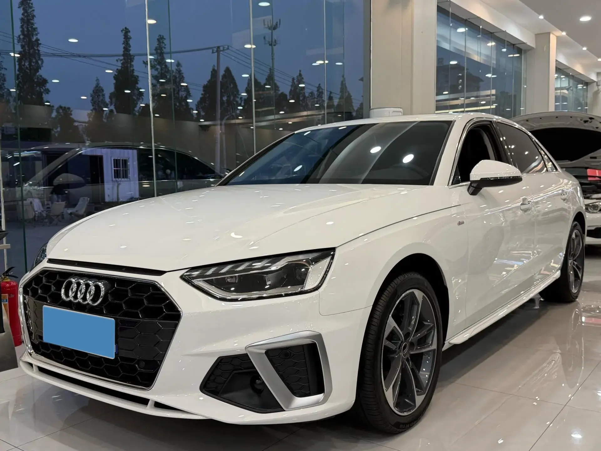 2024 AUDI A4L view 1