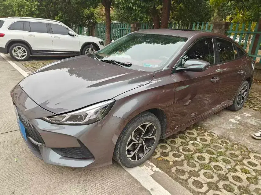 2021 MG 5 view 1