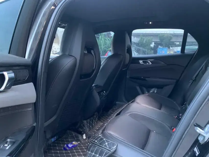 2021 LYNK&CO 03 thumbnail 4