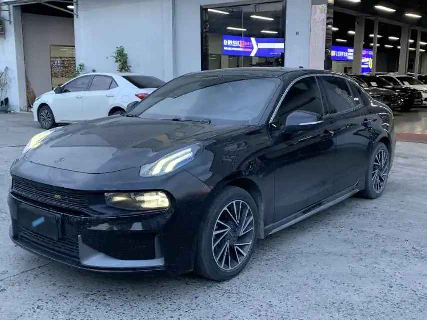 2021 LYNK&CO 03 view 1