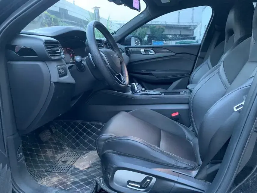 2021 LYNK&CO 03 thumbnail 2