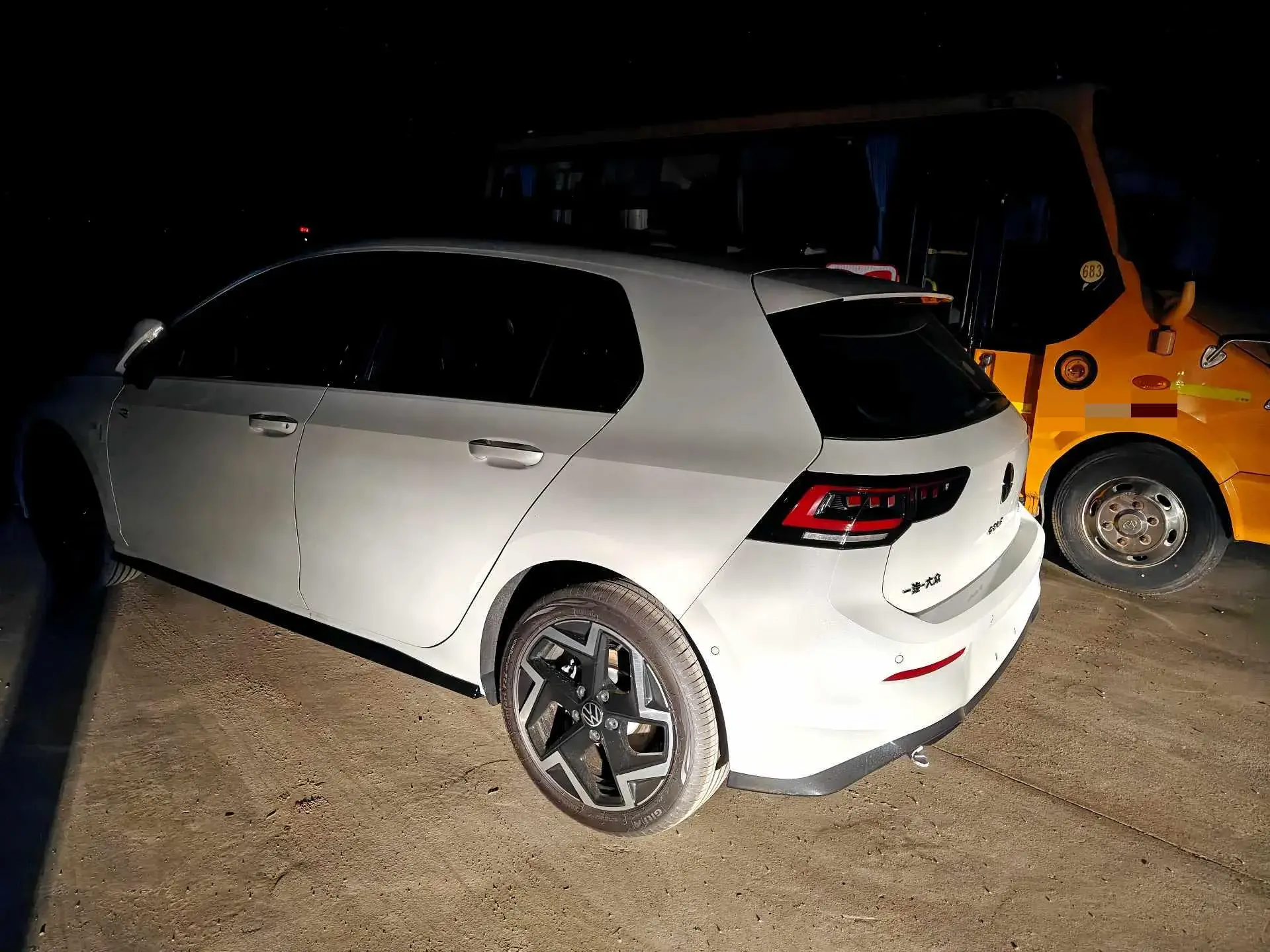 2025 VOLKSWAGEN GOLF thumbnail 4