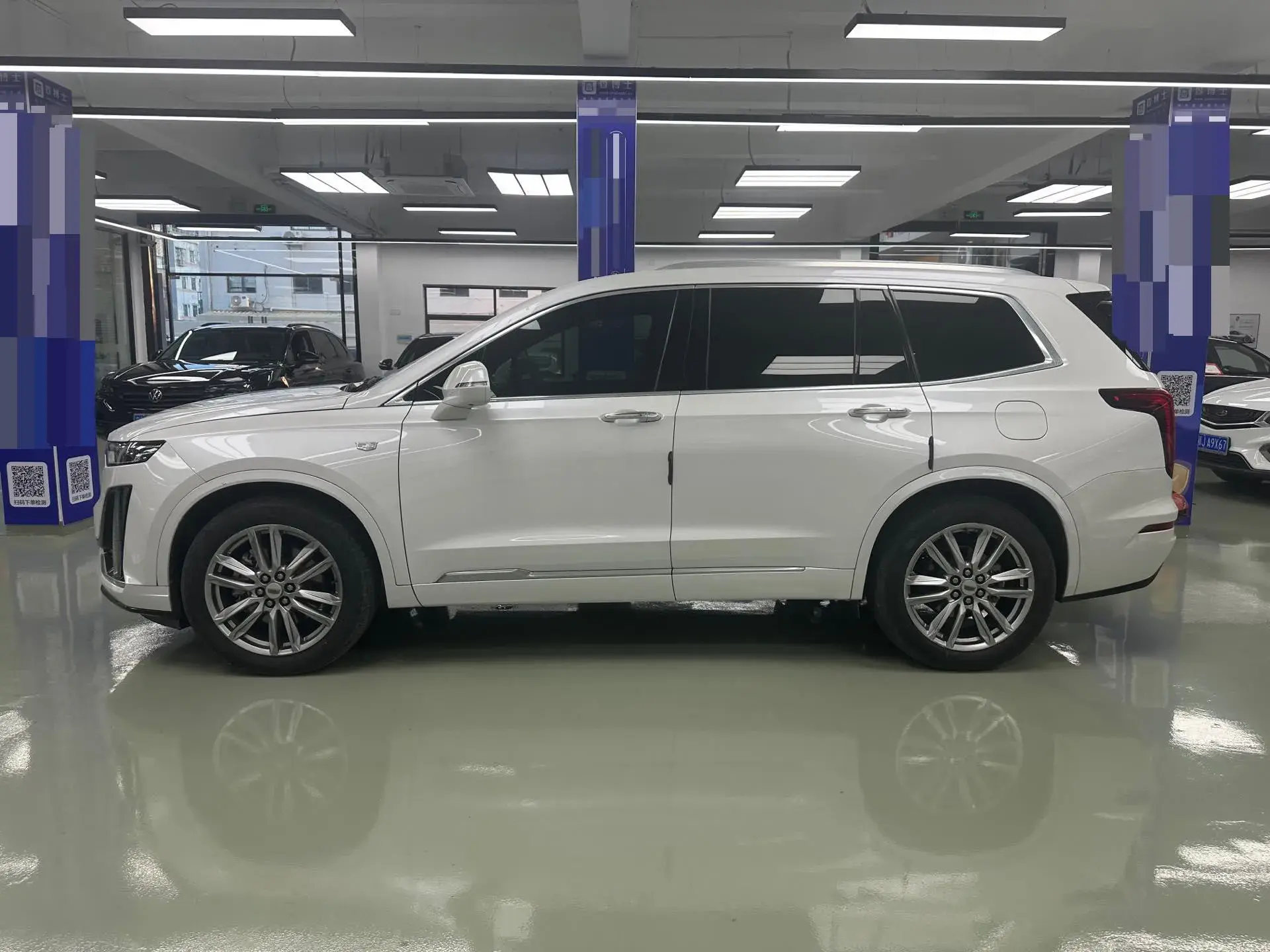 2021 CADILLAC XT6 thumbnail 3