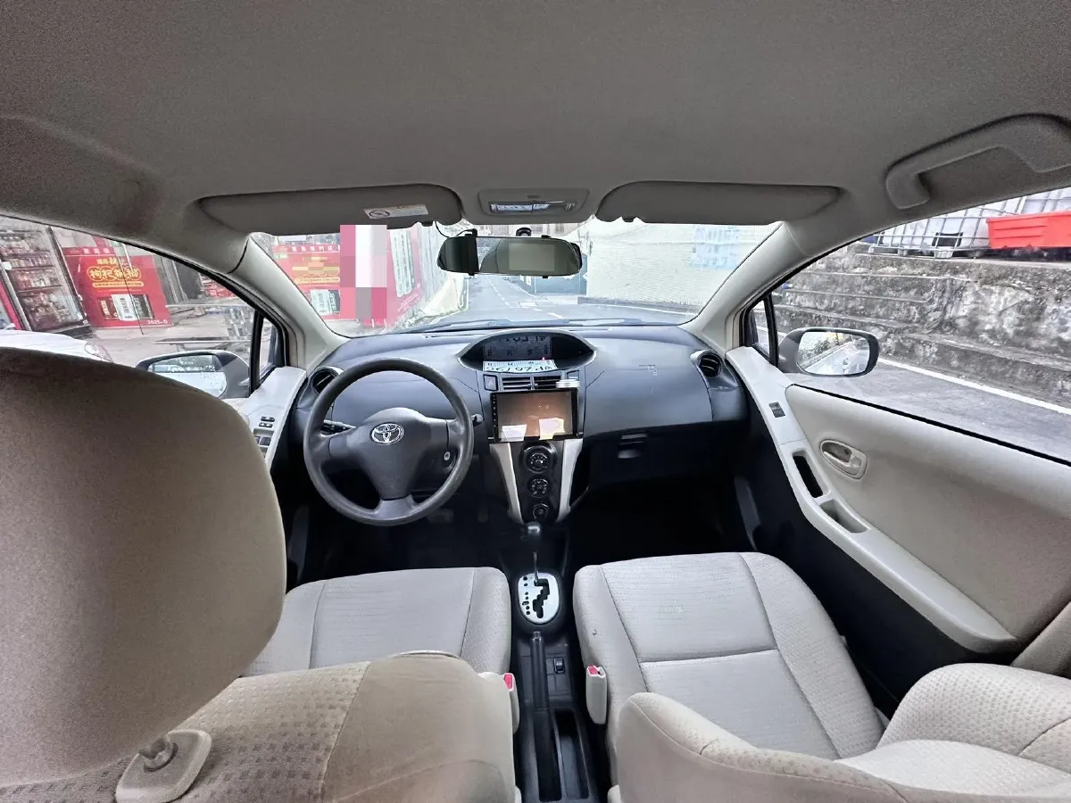 2011 Toyota Yaris 1.6L 118HP L4 4AT,autocango,china used car exporter,china ev exporter,chinese used car exporter,chinese used ev exporter