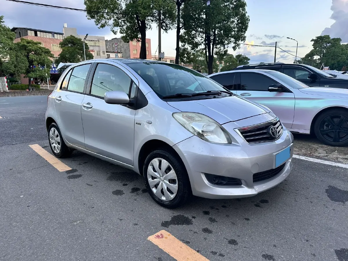 2011 Toyota Yaris 1.6L 118HP L4 4AT,autocango,china used car exporter,china ev exporter,chinese used car exporter,chinese used ev exporter