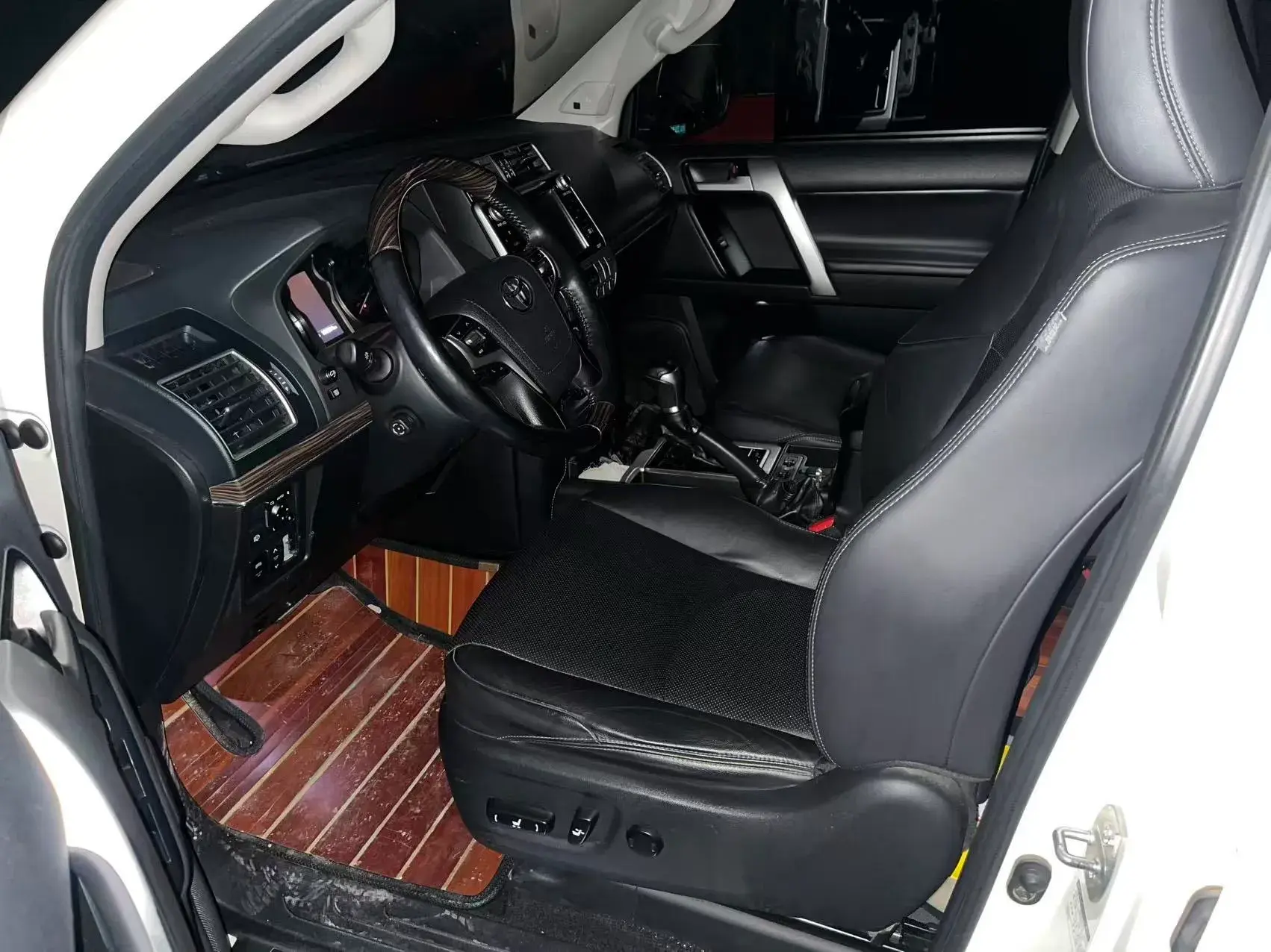 2018 TOYOTA LAND thumbnail 2