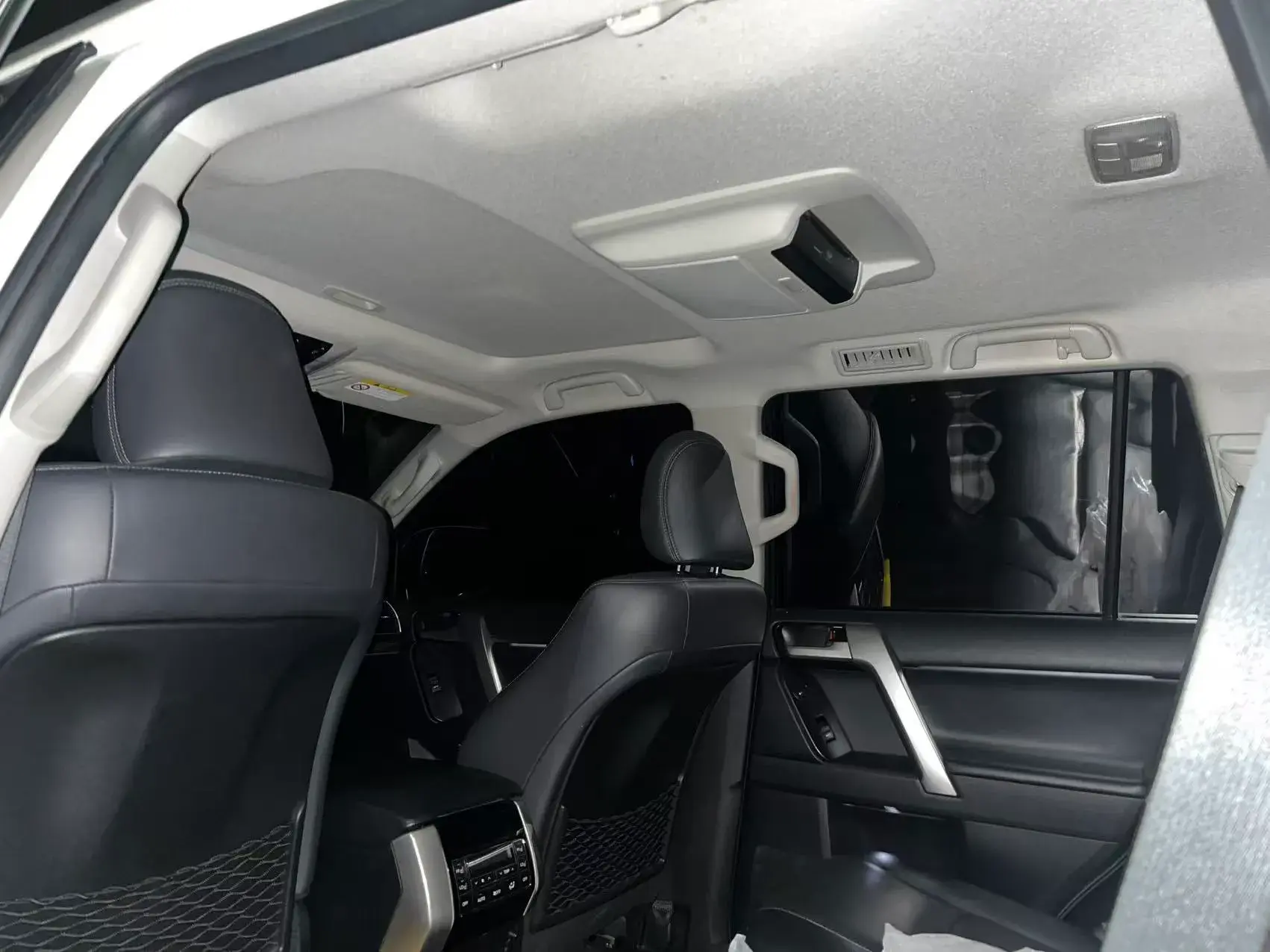 2018 TOYOTA LAND thumbnail 4