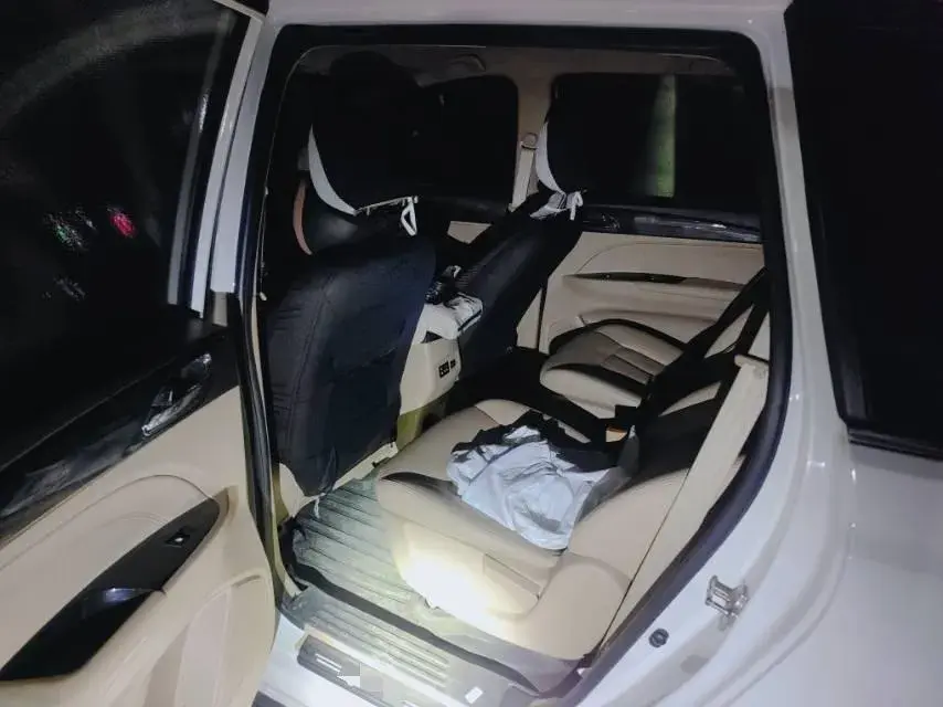 2016 BAOJUN 730 thumbnail 4