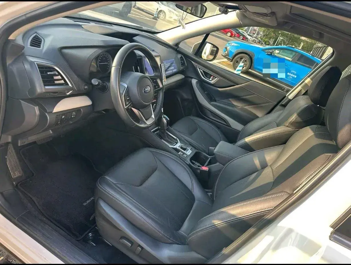 2024 SUBARU FORESTER thumbnail 3