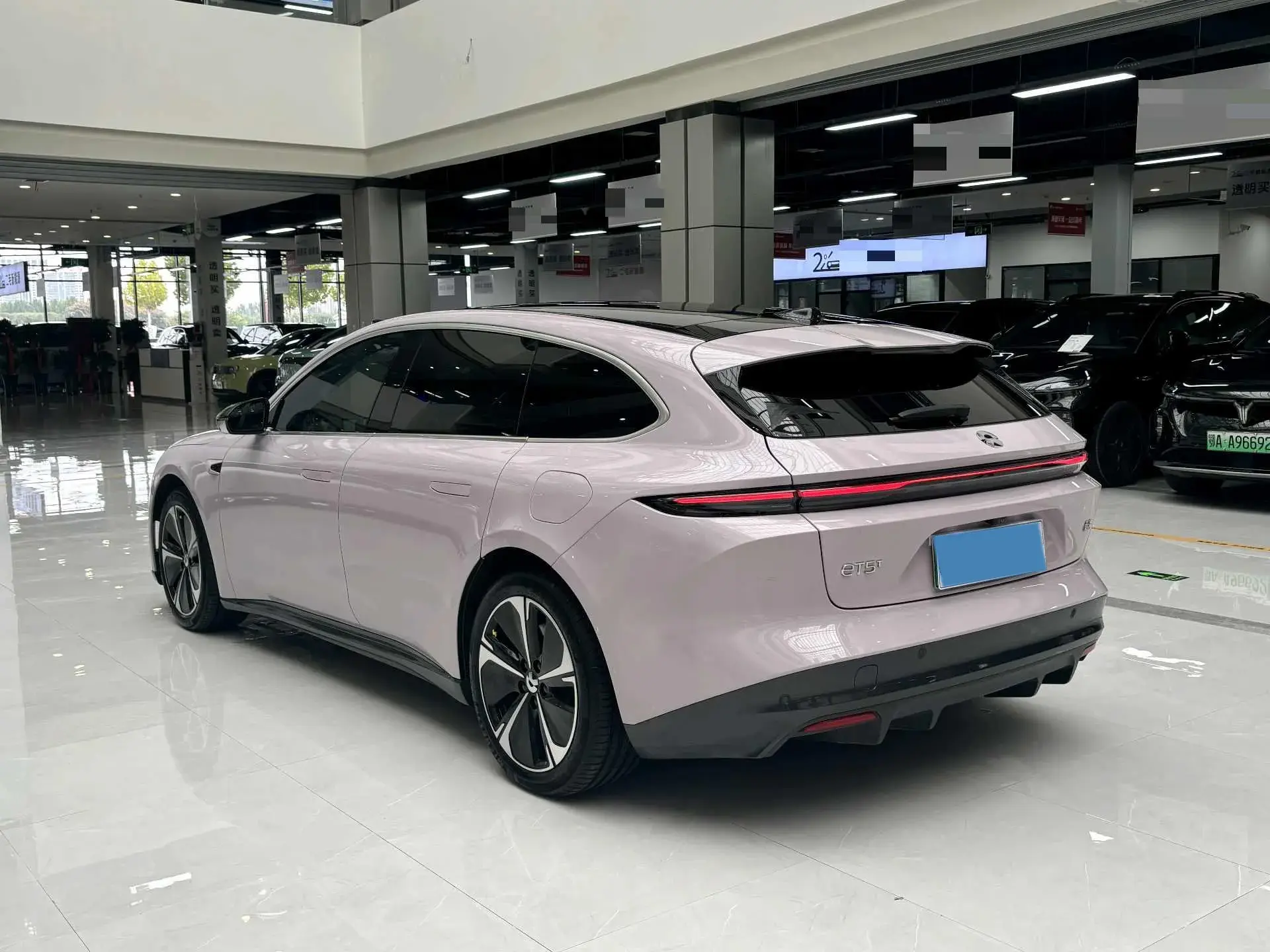 2024 NIO ET5T thumbnail 4