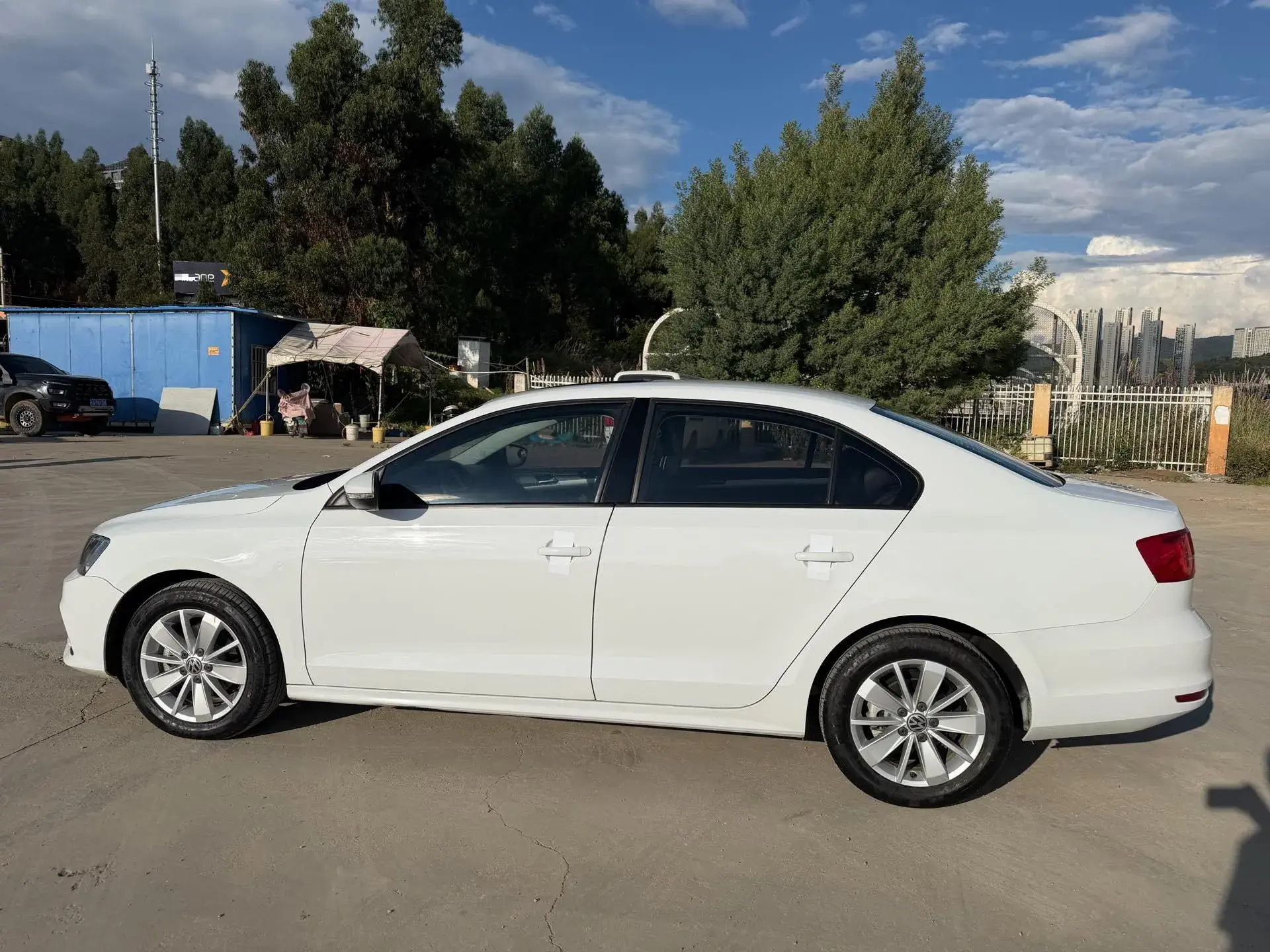 2018 VOLKSWAGEN SAGITAR thumbnail 4