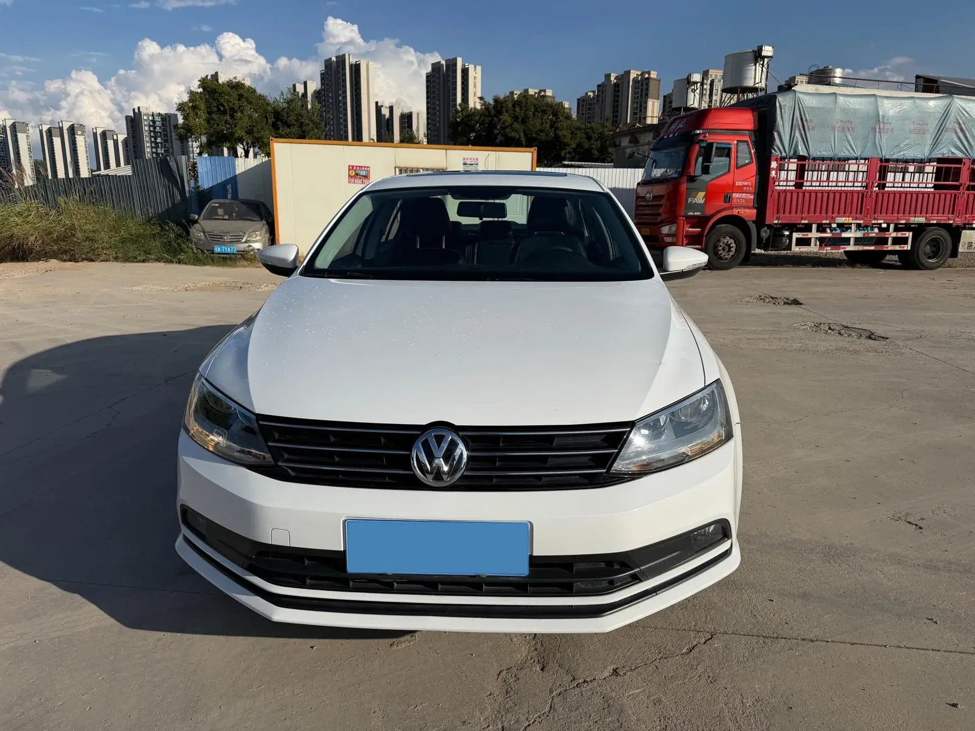 2018 VOLKSWAGEN SAGITAR thumbnail 2