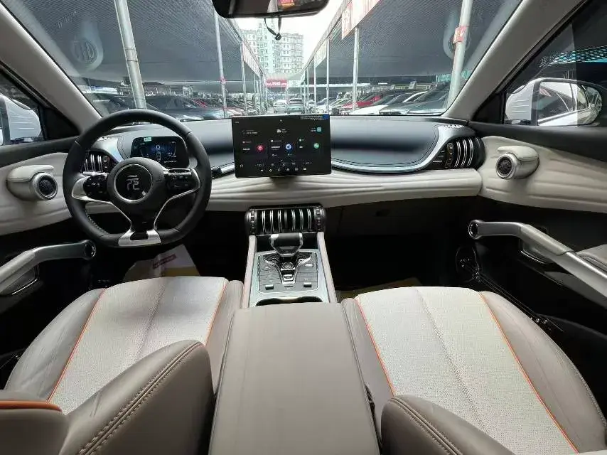 2024 BYD YUAN thumbnail 4