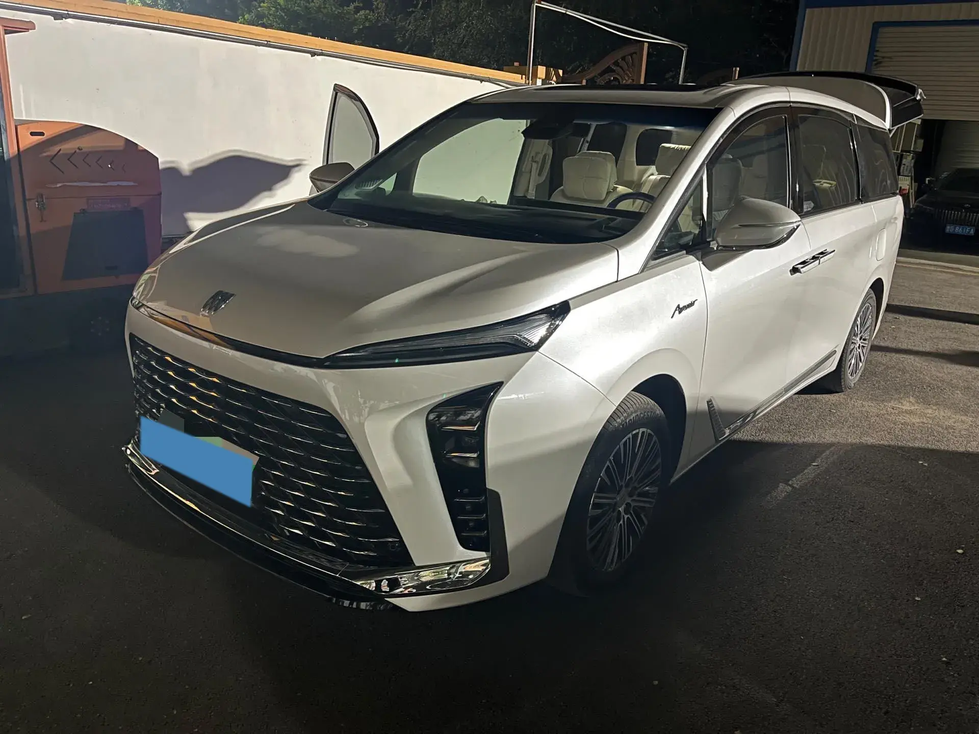 2024 BUICK GL8 view 1