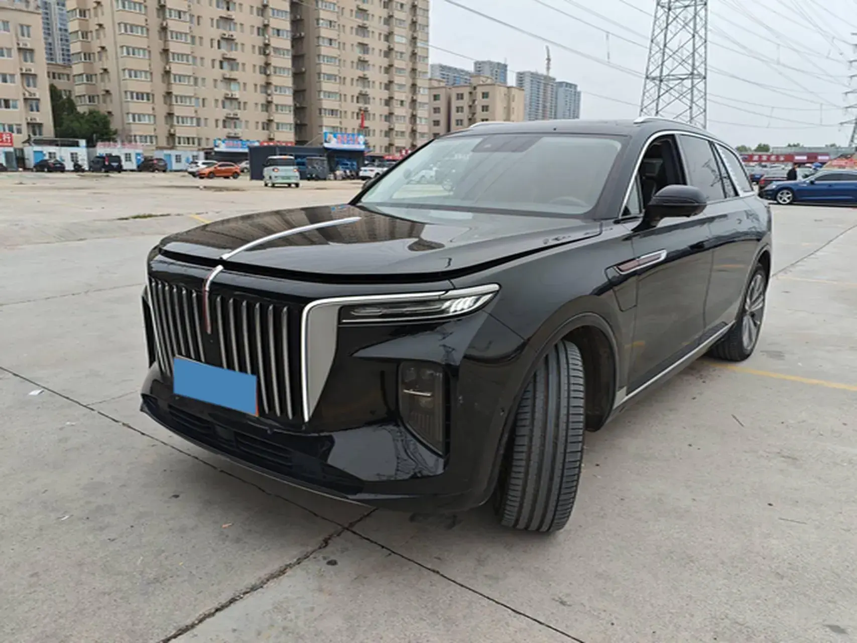 2022 HONGQI E-HS9 view 1