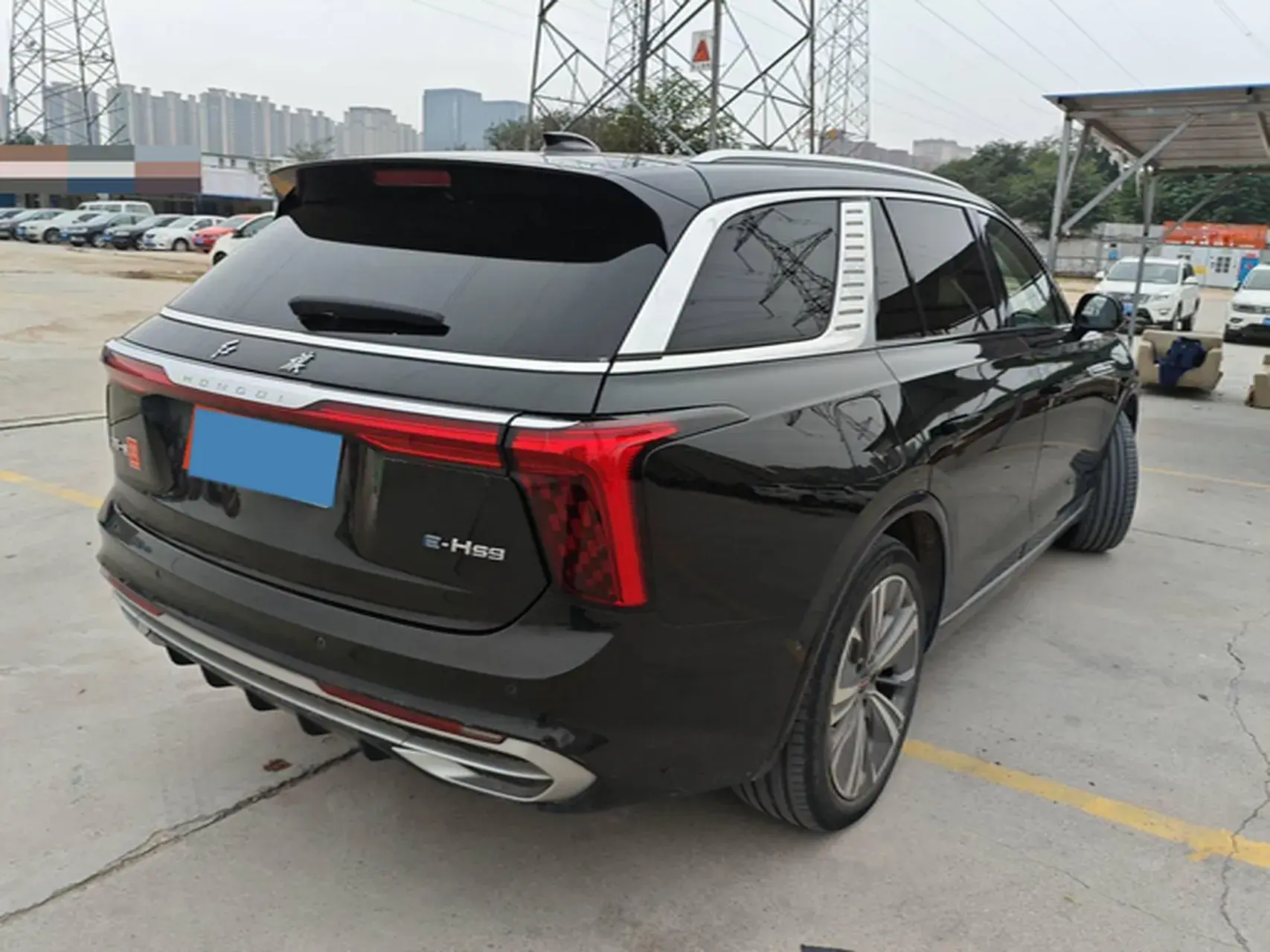 2022 HONGQI E-HS9 thumbnail 4