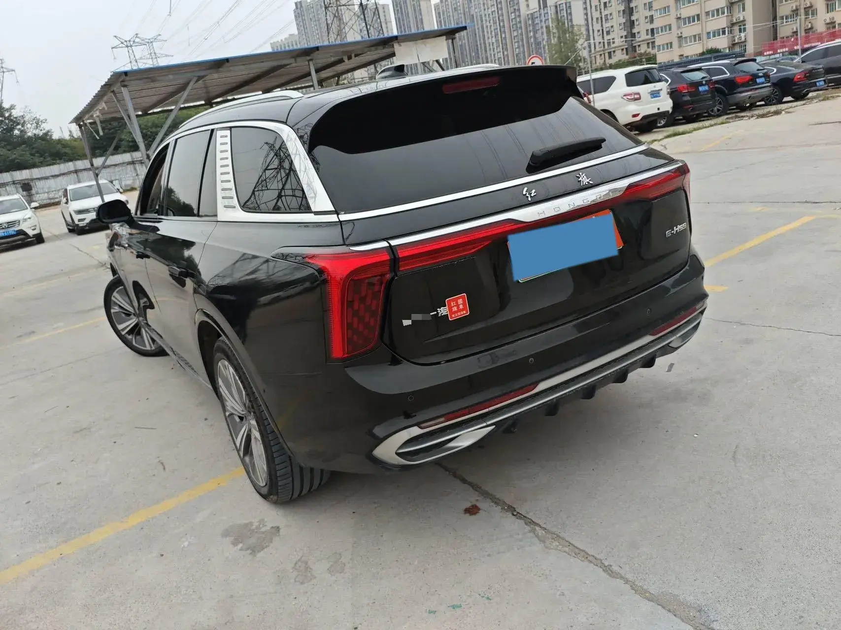 2022 HONGQI E-HS9 thumbnail 3