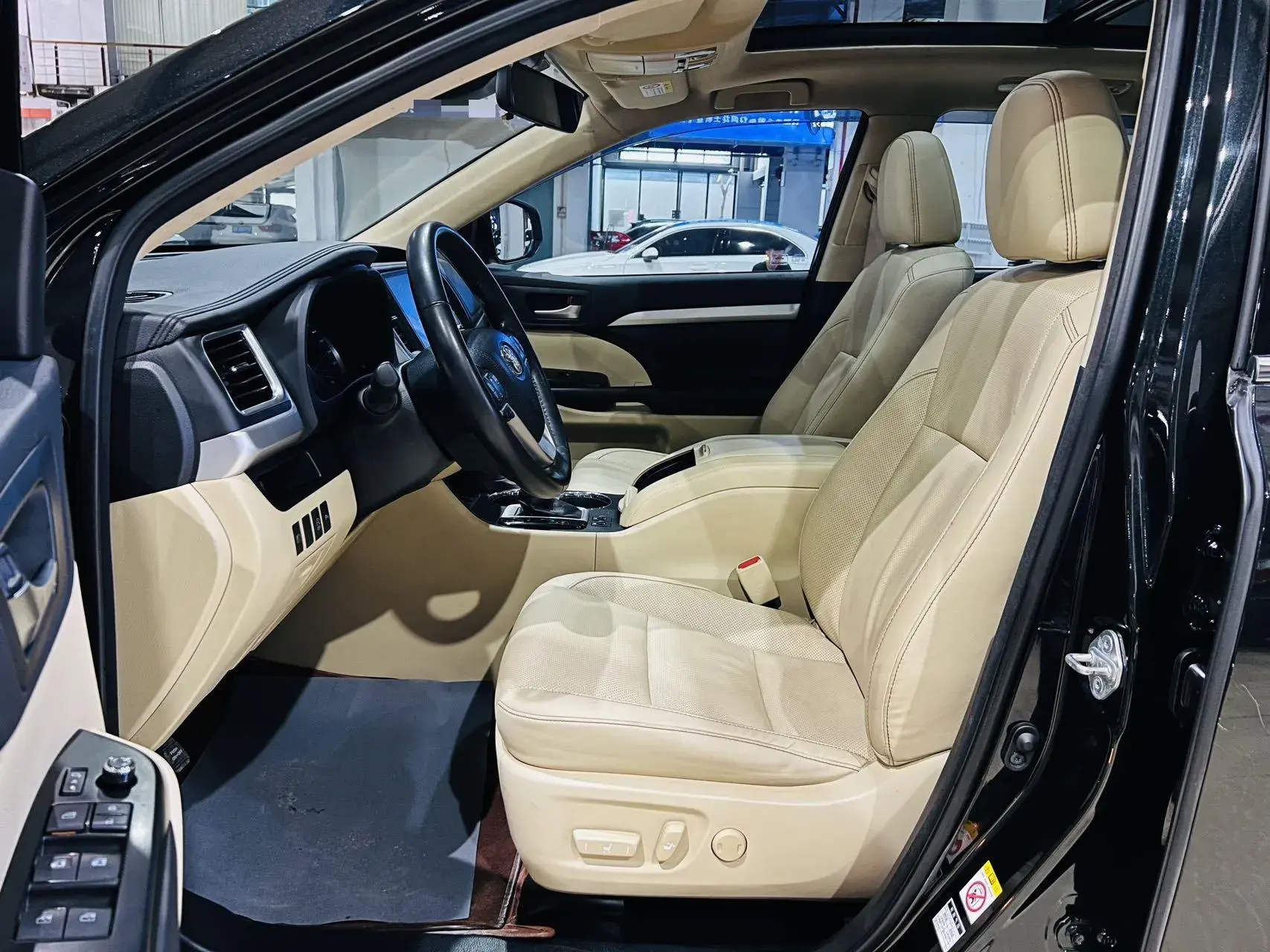 2018 TOYOTA HIGHLANDER thumbnail 4