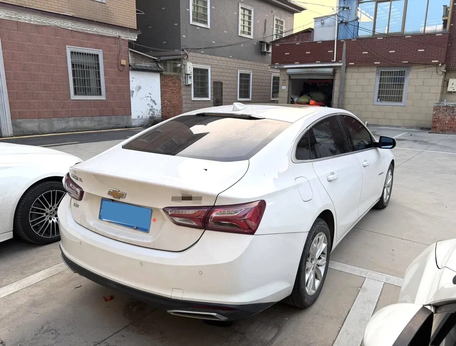 2019 CHEVROLET MALIBU thumbnail 2