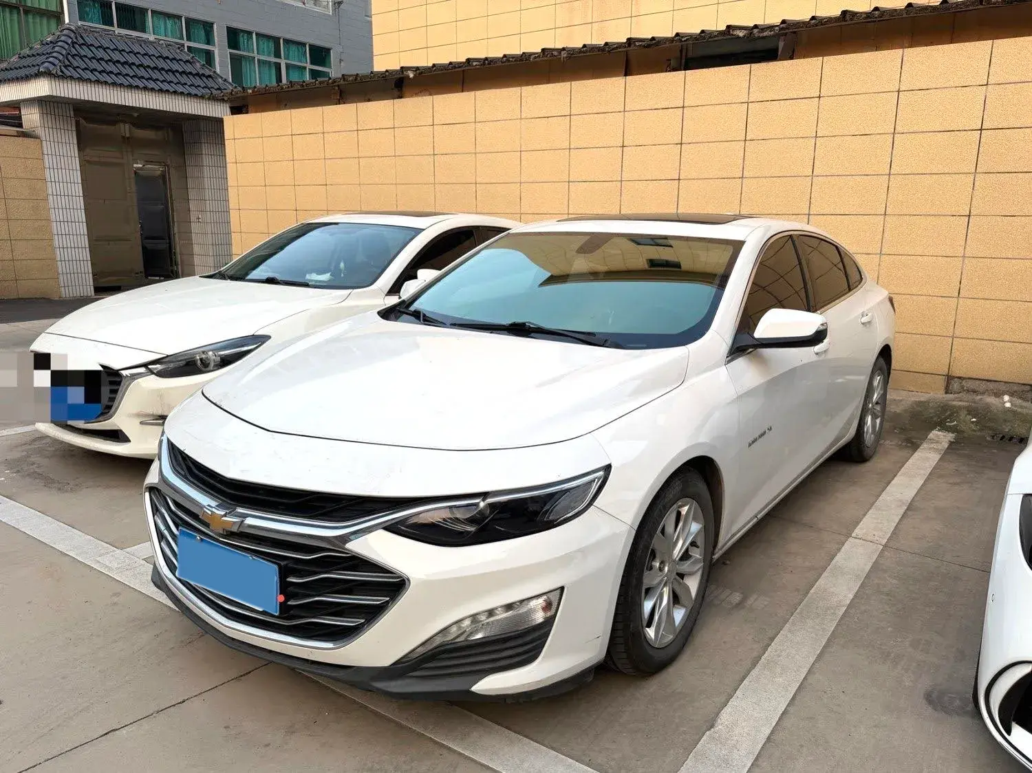 2019 CHEVROLET MALIBU view 1