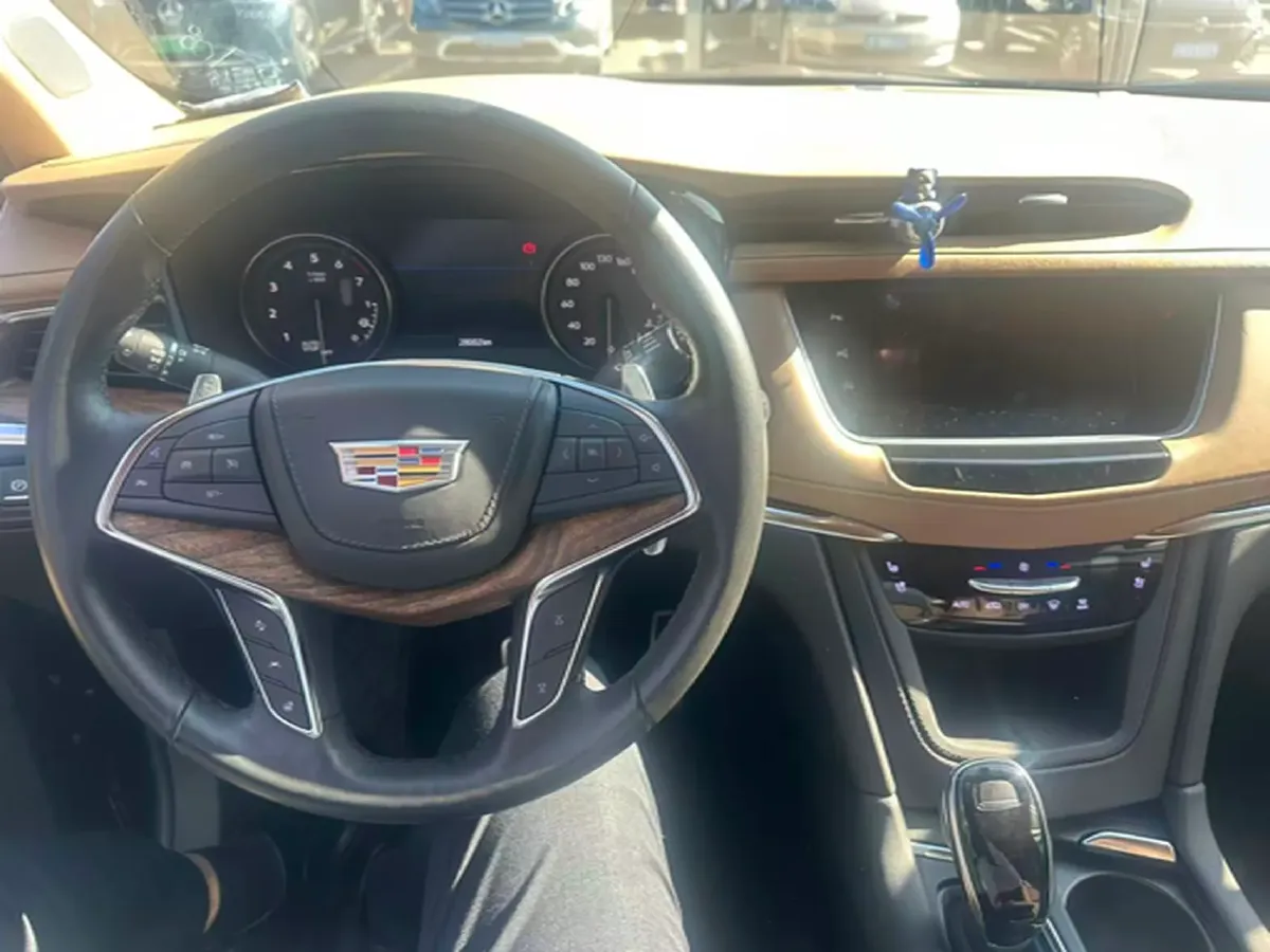 2021 Cadillac XT5 2.0T 237HP L4 9AT,autocango,china used car exporter,china ev exporter,chinese used car exporter,chinese used ev exporter