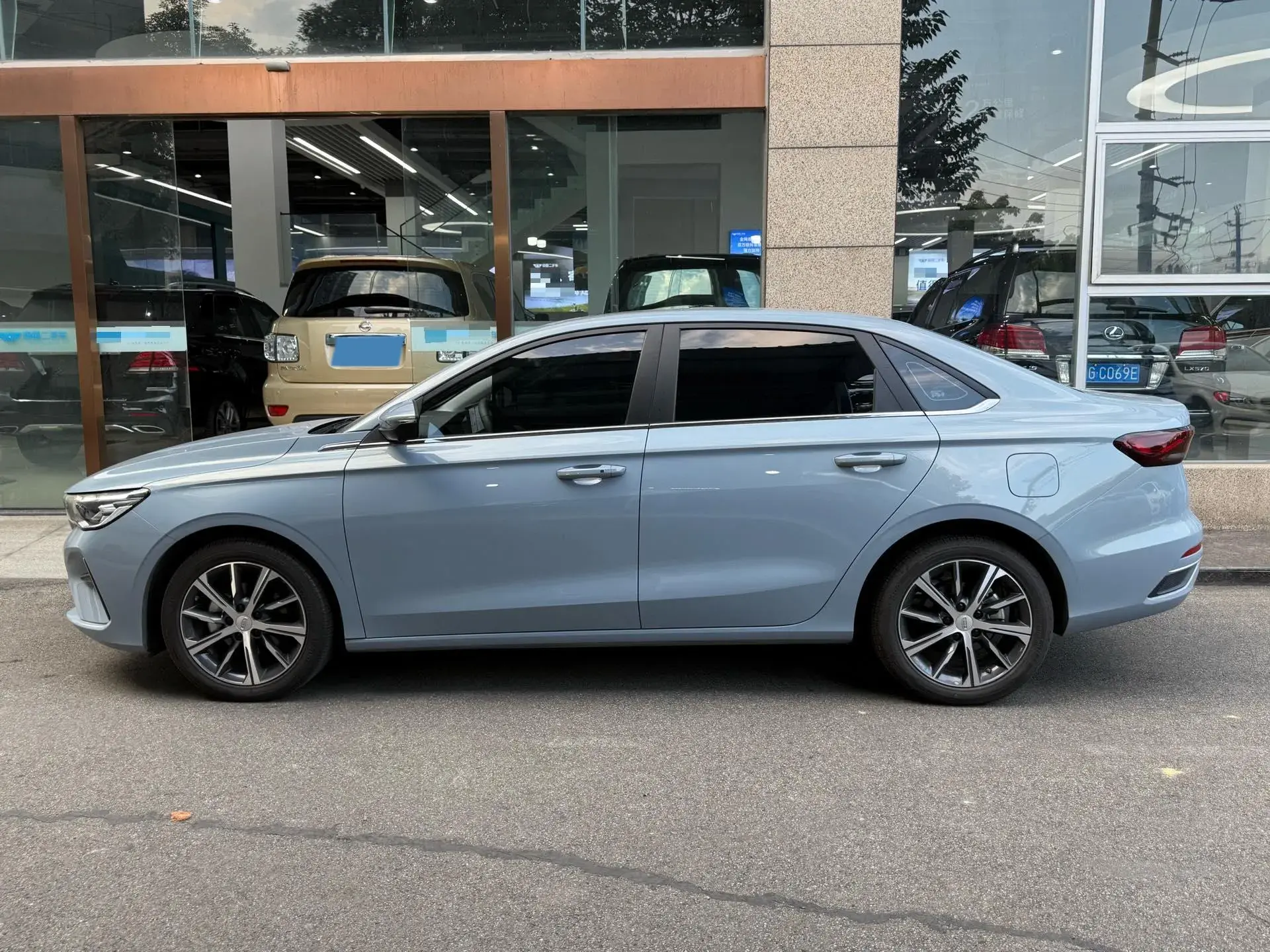 2023 GEELY EMGRAND thumbnail 2