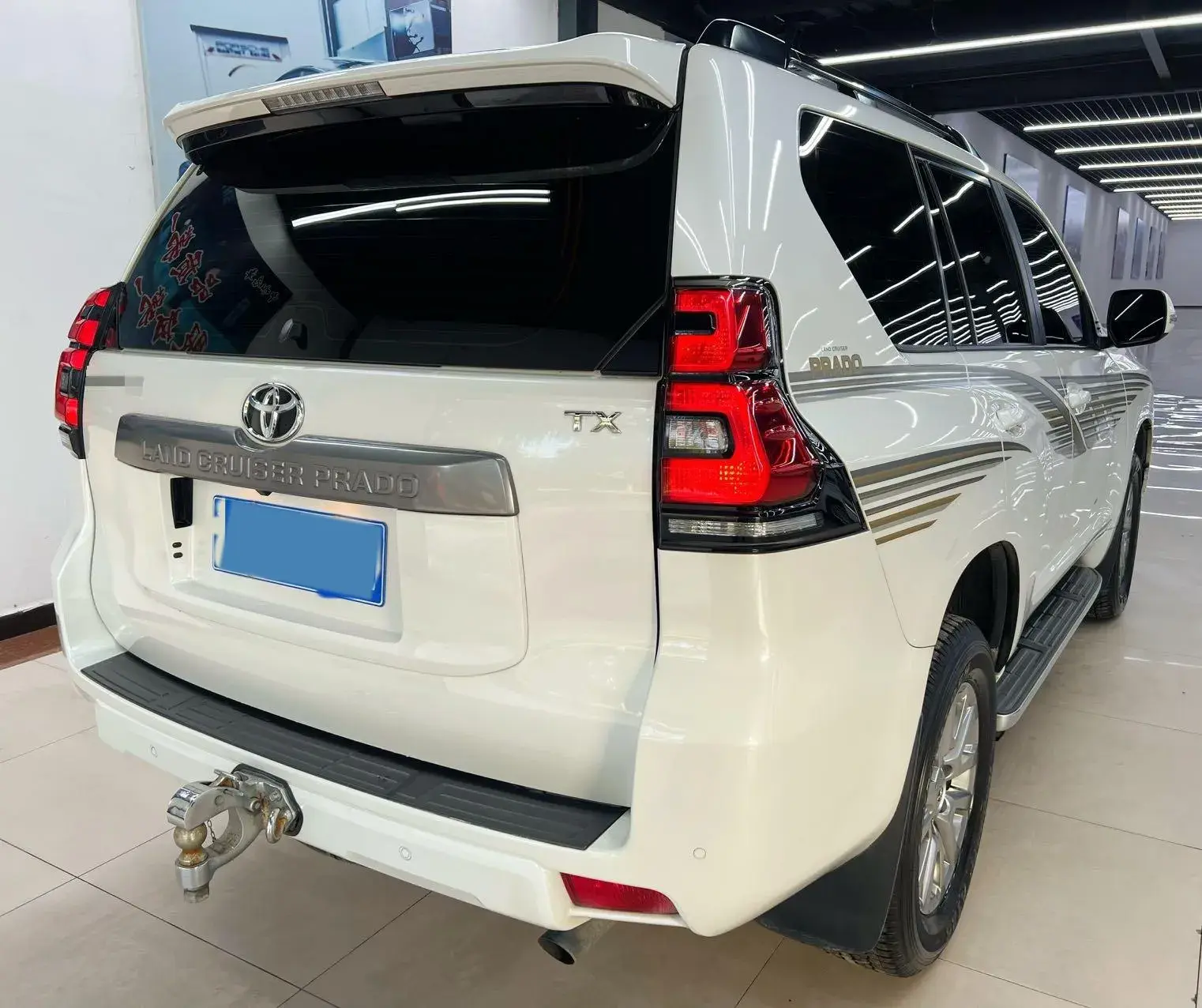 2018 TOYOTA LAND thumbnail 3