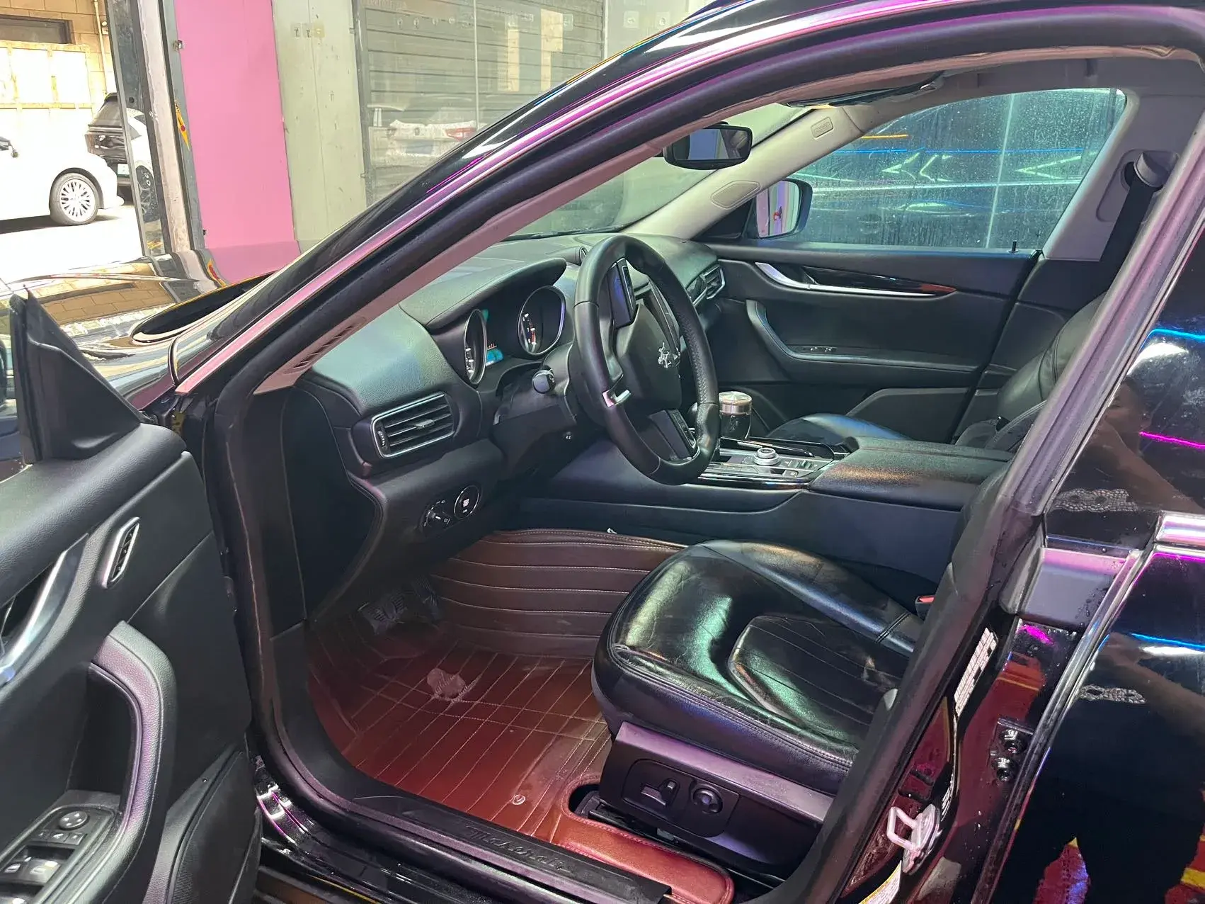 2016 MASERATI LEVANTE thumbnail 3