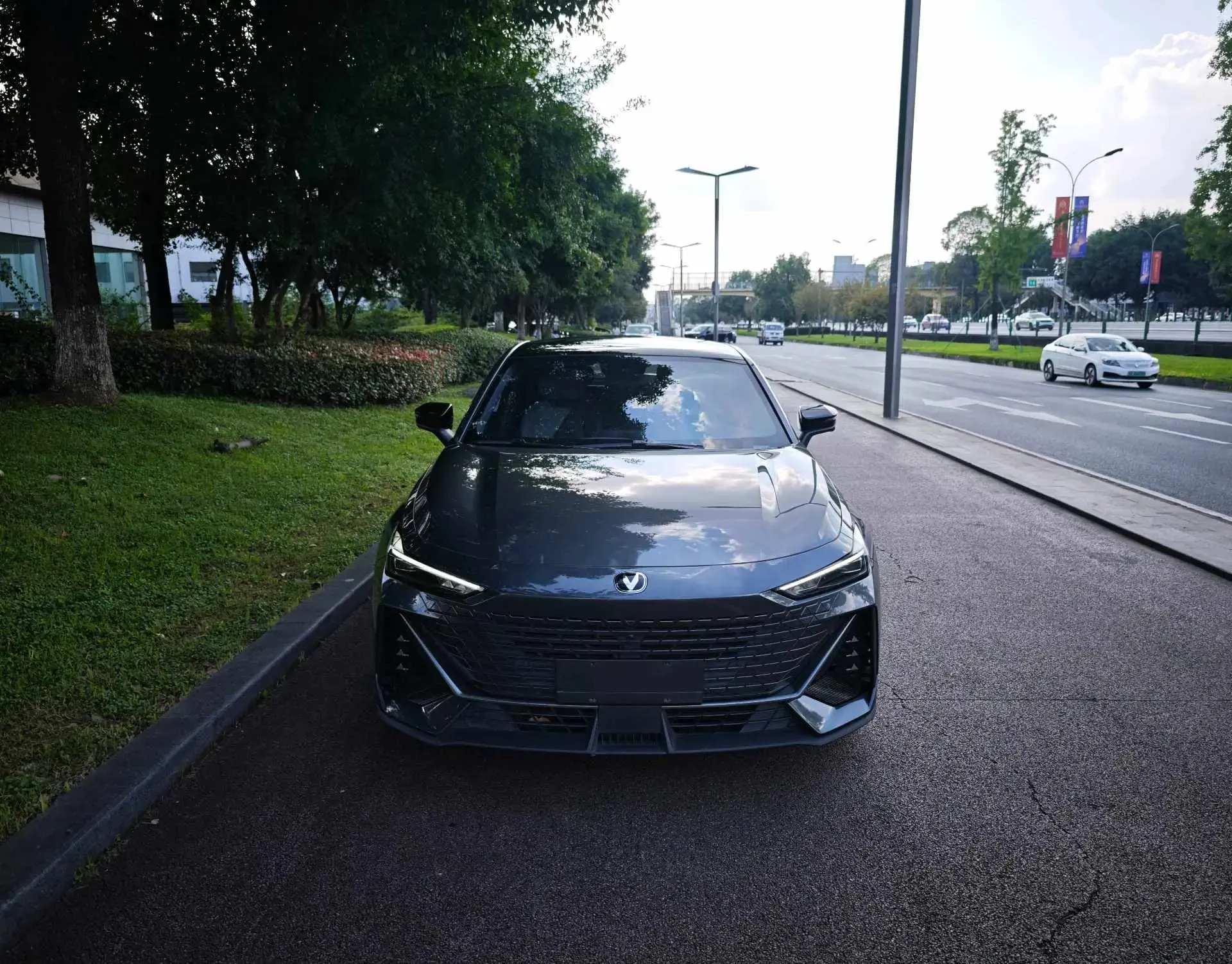 2022 CHANGAN UNI-V thumbnail 2