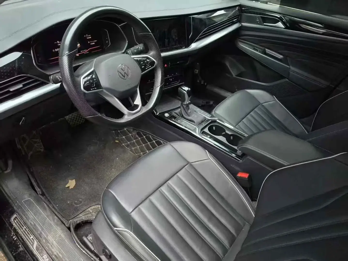 2022 VOLKSWAGEN PASSAT thumbnail 2