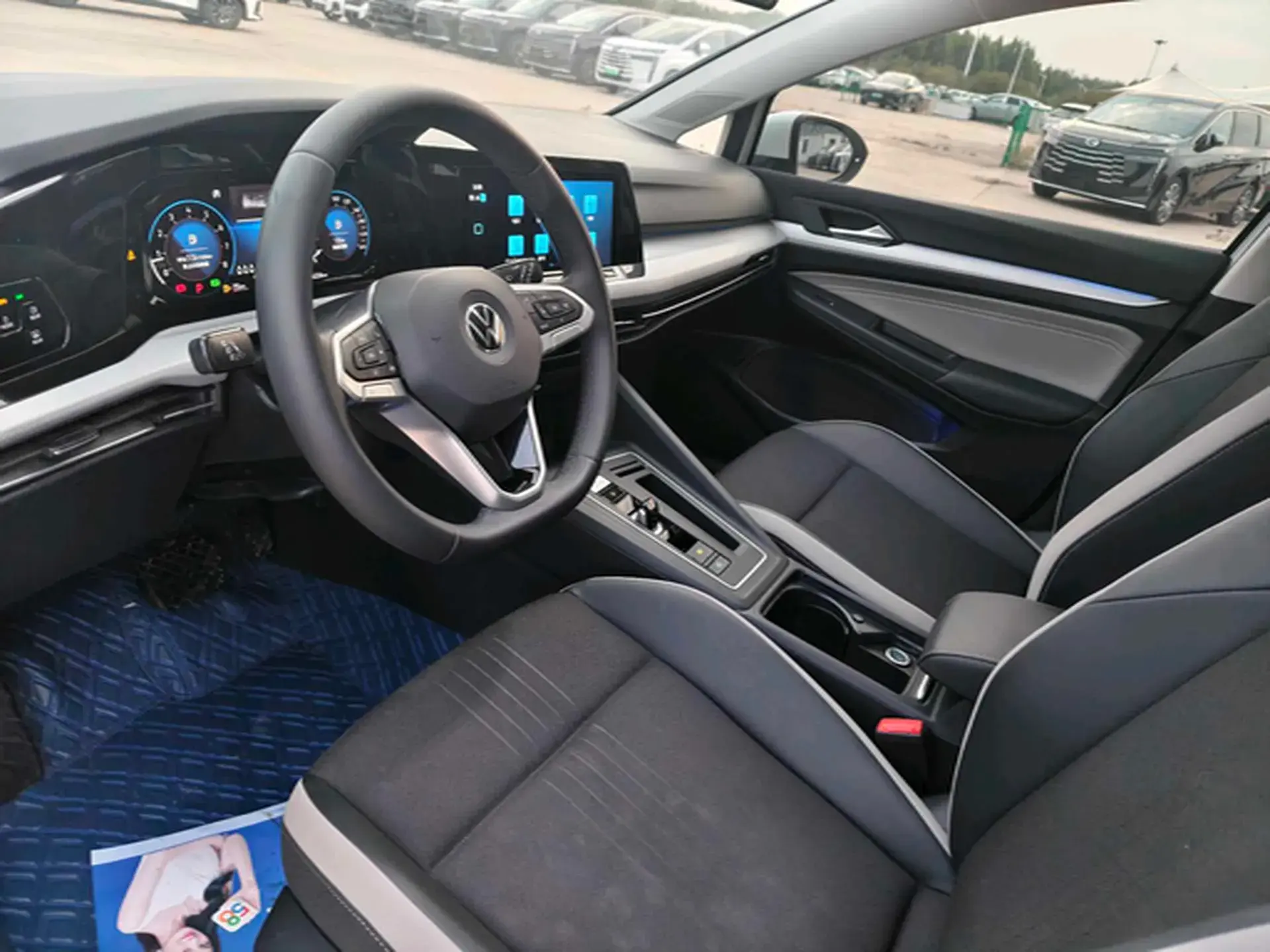 2021 VOLKSWAGEN GOLF thumbnail 4