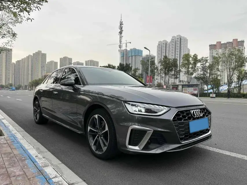 2022 AUDI A4L thumbnail 3