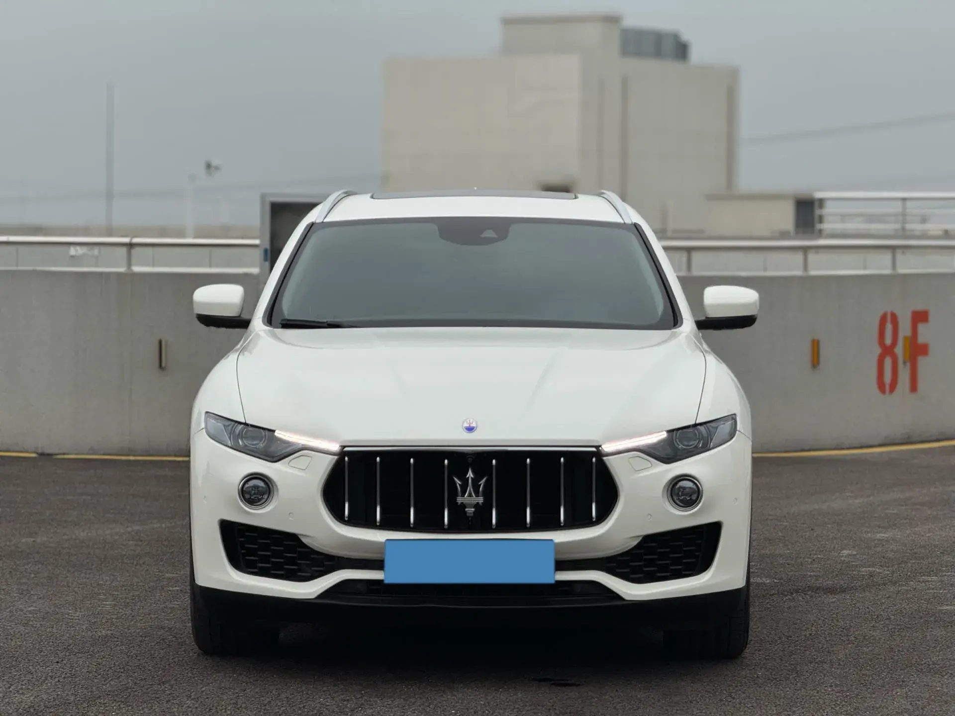2016 MASERATI LEVANTE thumbnail 2