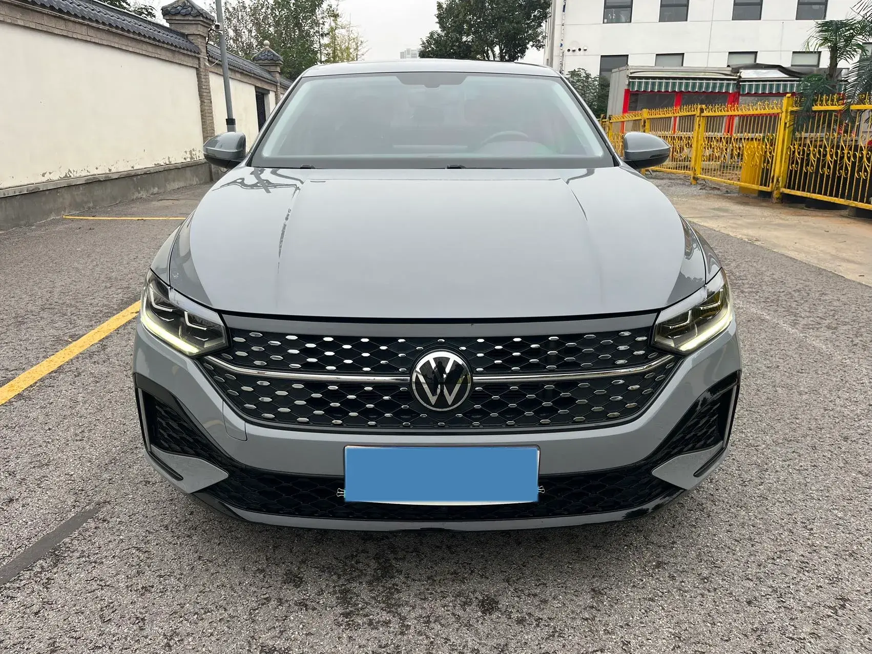 2023 VOLKSWAGEN LAVIDA thumbnail 2